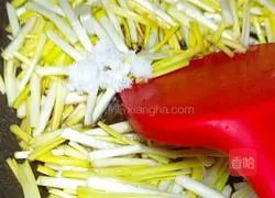 Illustration of how to make garlic-yellow fried squid tentacles 11