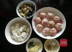 How to make sauerkraut, tofu and meatball soup Illustration 1