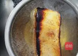 Illustration of how to make salty roasted white 6