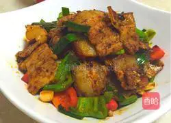 Illustration of how to make twice-cooked pork with black bean sauce 6