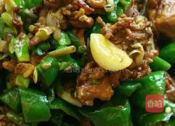 Illustration of Stir-fried Spicy Chicken 11