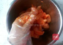 Illustration of how to make fried chicken tenders 4