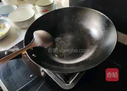 Illustration of how to make fried squid rolls with green onion 2