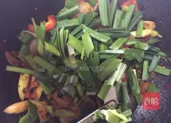 Illustration of making twice-cooked pork with black bean sauce 5