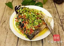 Illustration of how to make fish head with chopped pepper 12