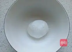 Illustration of how to make glutinous rice balls, milk and mung bean paste 4