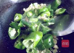 Illustration of how to make stir-fried ground and fresh vegetables with quail eggs 11