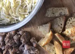 Stir-fried bean sprouts (with meat) No onion, ginger and garlic version) Recipe Illustration 1