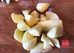 Illustration of how to make tomato, potato and beef brisket 3