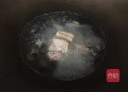 Illustration of how to make fragrant dried twice-cooked pork 2