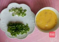 Illustration of how to make fried egg sauce 3