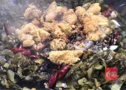 Illustration of how to make fried fish roe with pickled cabbage 8