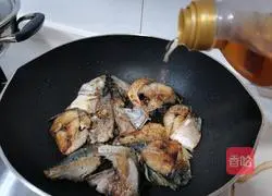Illustration of how to make pan-fried pond fish 6