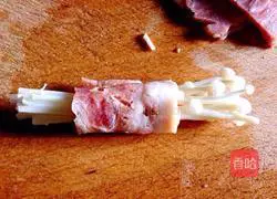 Enoki mushroom bacon roll recipe illustration 5