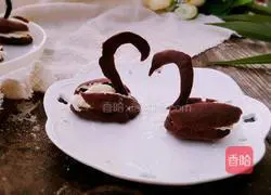 Black Swan Puffs Recipe Illustration 14