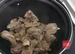 Illustration of how to make white radish stewed lamb chops 3