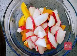 Illustration of how to make vegetable salad 8