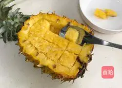 Illustration of how to make pineapple glutinous rice 6