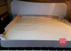 Illustration of how to make chiffon cream cake roll 12