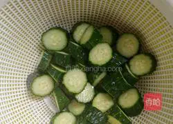 Illustration of Homemade Cucumber Stir-fried Chicken 4