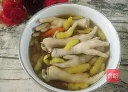 Illustration of homemade pickled pepper chicken feet 2