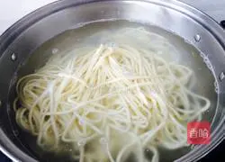 Authentic Sichuan Dan Dan Noodles Illustration 1