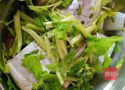 Illustration of how to make celery-flavored hairtail 4