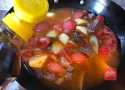 Illustration of how to make tomato, potato and beef brisket 11