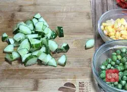 Illustration of how to make colorful shrimps 3