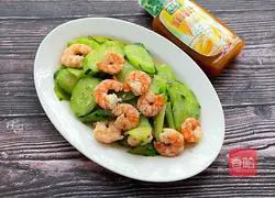 Illustration of how to make fried cucumber with shrimps 11