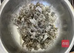 Illustration of how to make cold fish skin 5