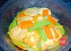 Illustration of how to make snow pea cuttlefish cakes 10 