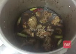 Illustration of Braised Pork Trotters 6