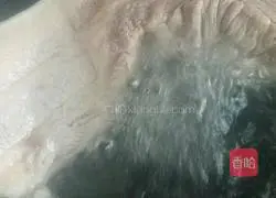 Illustration of how to cook pork with pickled vegetables 1