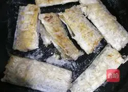 Illustration of three cups of hairtail 5