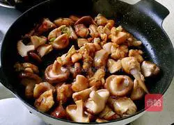 Illustration of how to make steamed chicken with shiitake mushrooms 7