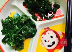 Illustration of how to make sausage dandan noodles 1