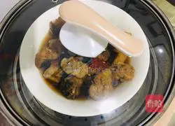 Illustration of how to make a bowl of steamed fish cubes 13