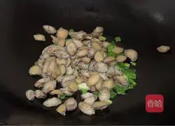 Illustration of how to make small abalone and taro porridge 4