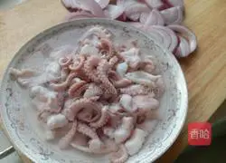 Illustration of how to make fried onions with Ba Ba Zhao 2