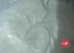 Illustration of how to make strawberry jam and cream cake sandwich 12