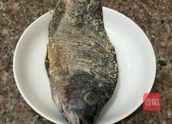 Illustration of braised small sea fish 3