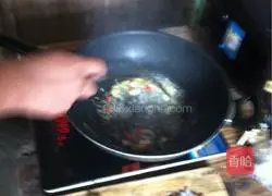 Illustration of how to stir-fry squid 6