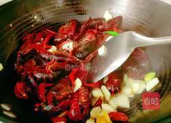 Illustration of how to make spicy crayfish 11