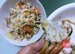 Illustration of how to make crab paste 2