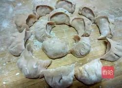 Illustration of how to make tomato and egg dumplings 19