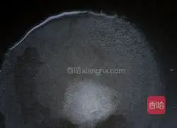 Illustration of how to make tomato sauce cornballs 2