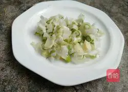 Illustration of how to make fried shrimp skin with green onions 2