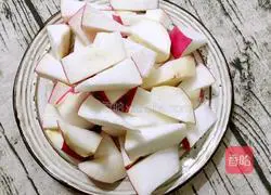 Illustration of how to make pork belly stewed with radish 2 