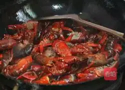 Illustration of how to make spicy crayfish 3